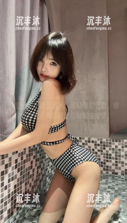微密圈 - 怪异又迷人：琉璃般的光影，琳铛铛学姐私房原图背后隐藏的细节。