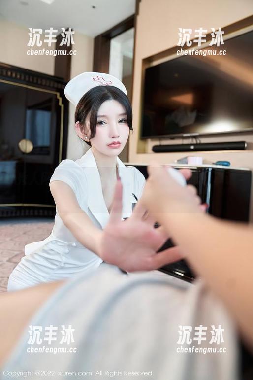 秀人网 - 泳衣诱惑：周媛媛带你玩转真诚的套图合集！