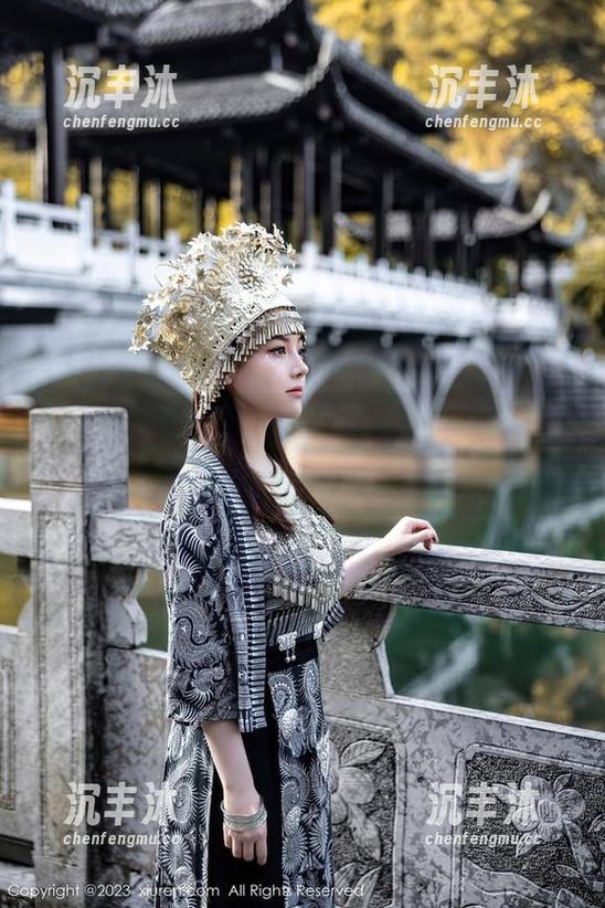 秀人网 - 不怕阳光的暴击，小逗逗夏日无圣光套图，有点“小心思”。
