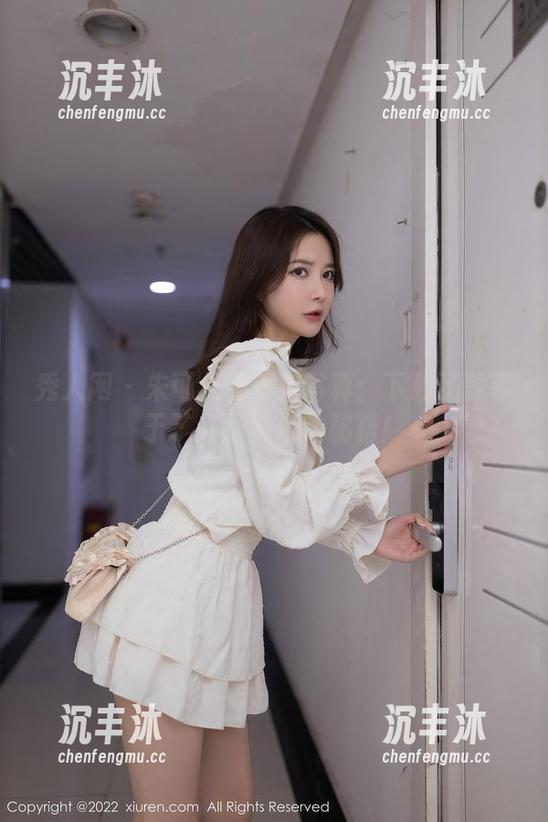 秀人网 - 朱可儿的美脚写真：下载了就等于了一整套心动秘籍！