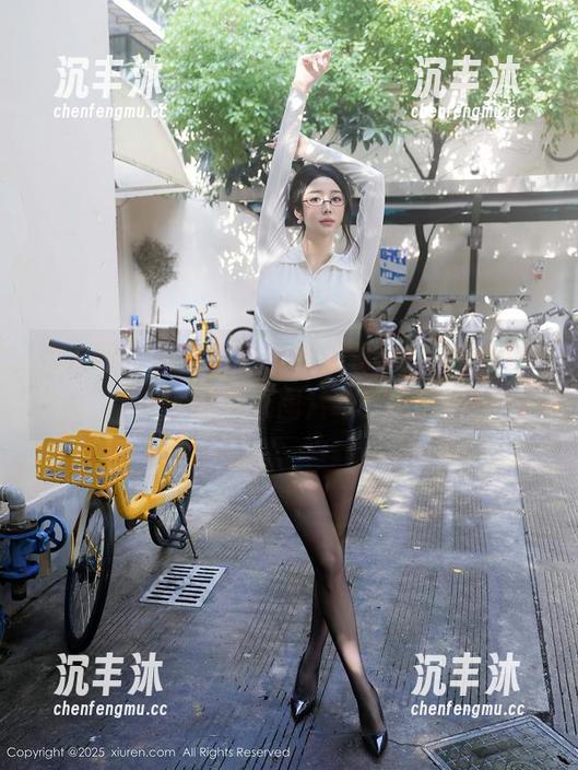 秀人网 - 美腿争艳，来看看林文文yooki的精选图片吧！