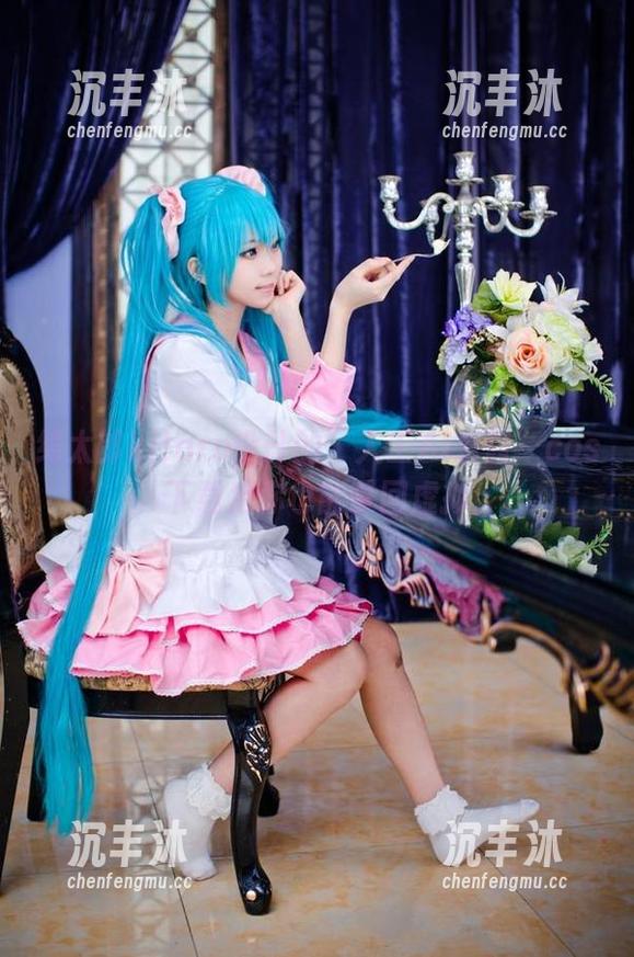 绮太郎kitaro设计的”人工AI爱酱”cos，下载后你也能梦回虚拟！