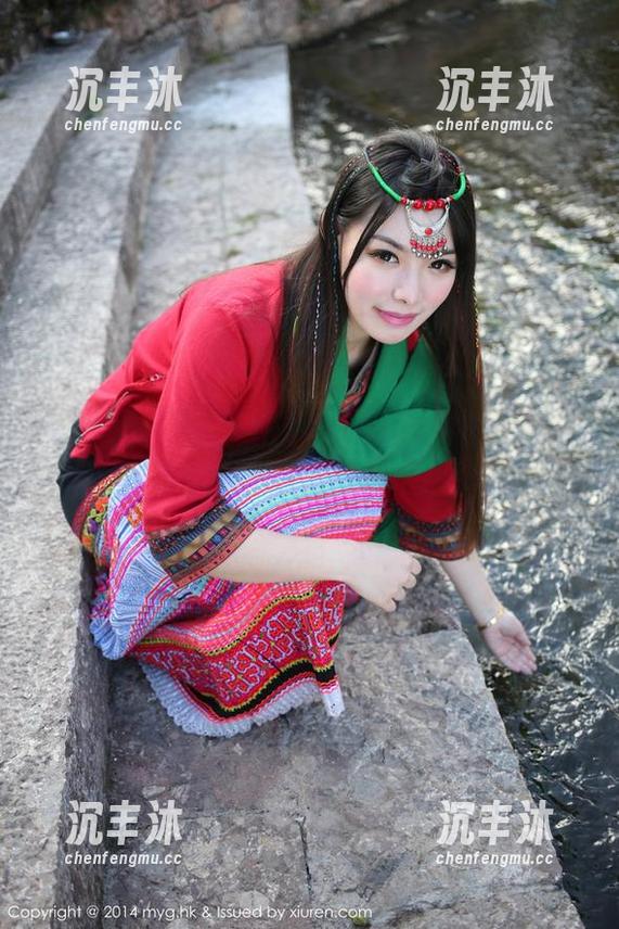 美媛馆 - Angela小热巴毛衣履历：每个作品都是一段故事，超级下载等着你！