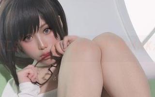 美图资源汇总：泳池篇，看看芊川一笑MNK怎么撩！