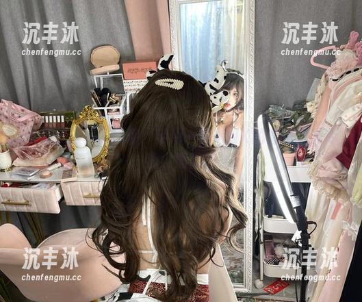 没见过这样的瑜伽：芊川一笑MNK的套图资源令我小鹿乱撞