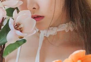 菠萝社 – 免费领取夏美酱的粉色作品，仿佛进入了一个梦幻泡泡里。
