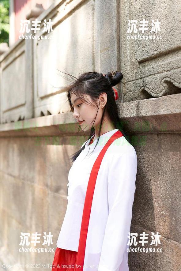 蜜桃社 - “咕噜Sweet泳装”美图：点击下载，感受清凉的海风拂面