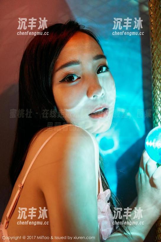 蜜桃社 - 在线走进木楠Nan的教室，图集里藏着的那些小调皮