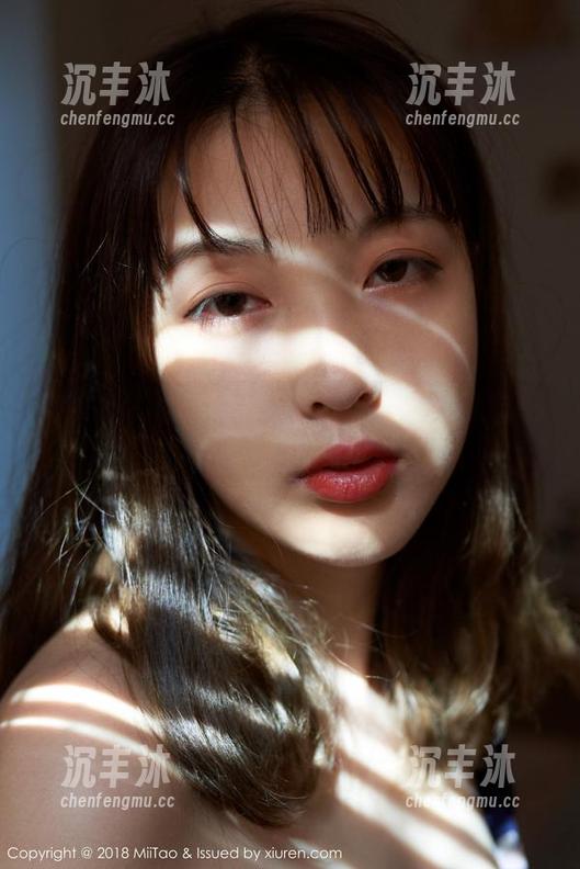 蜜桃社 - 杏子泳池时光:套图带你游走于阳光与水影间 蜜桃社 - 杏子泳池时光:套图带你游走于阳光与水影间