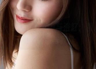 蜜桃社 – 梦乃Mandy与浴缸：图片中掩藏的暖意与寂静