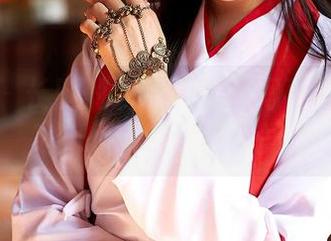 蜜桃社 – 长腿的诱惑！定制写真见证爱丽莎Lisa的优雅瞬间
