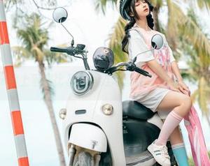 当蠢沫沫穿上室内比基尼，连墙壁都开始欣赏这组美图！