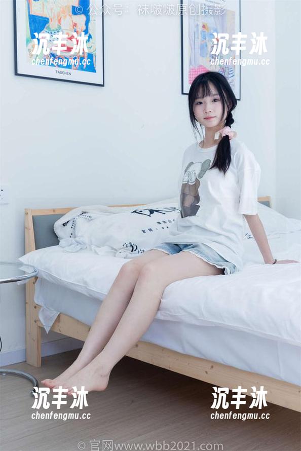 袜啵啵 - 美图大拜访：看甜甜圈的连衣裙如何俘获每一个视线