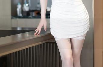 语画界 – 最新美足合集，Cherry樱桃酱用脚趾引领时尚风潮！