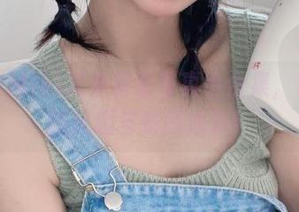 贝儿酱Miki艾米莉亚写真小合集，包含她的风趣与时尚成分！