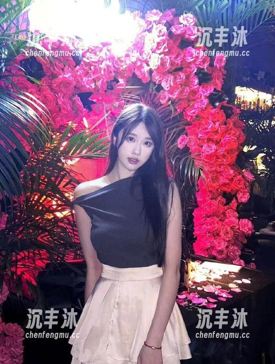 微密圈 - 秘书也能这么撩，轩子巨二兔的无圣光原图，谁能抗拒？