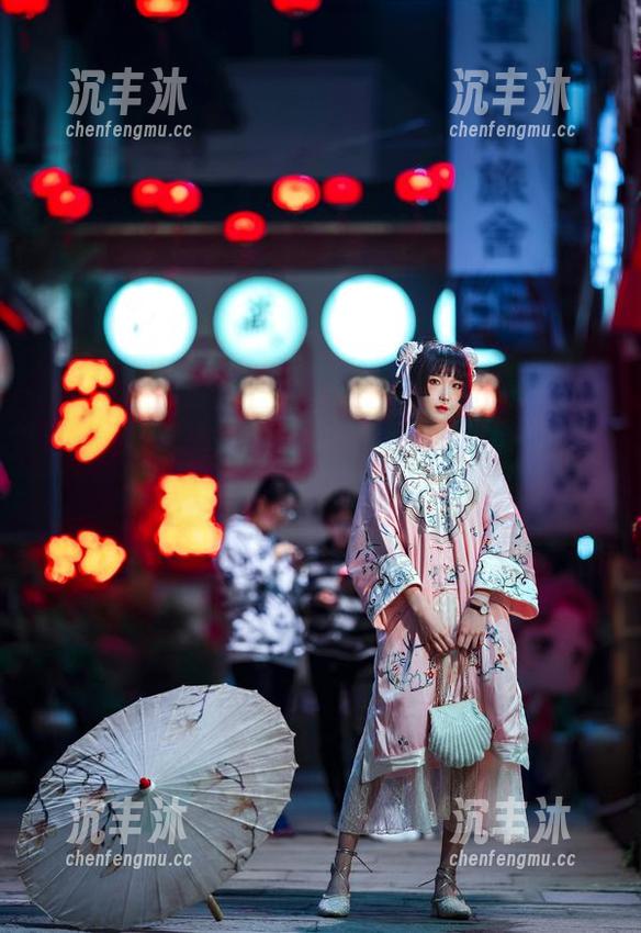 高清图库中的阿包也是兔娘，空花总能勾起我无尽遐想。