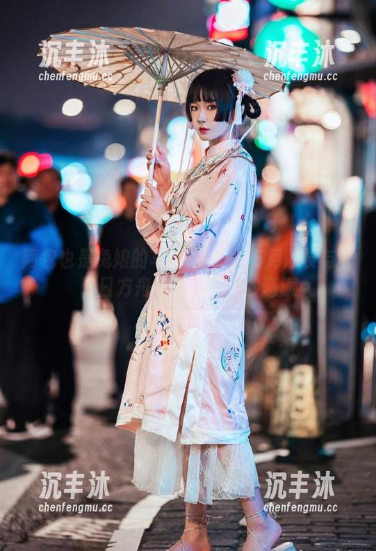 阿包也是兔娘的写真图库：06月舰长与《明日方舟森蚺》的绝妙邂逅