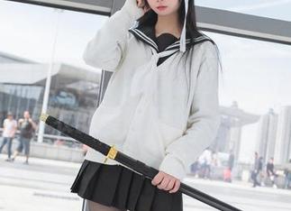 别光行走在岸边，来看看雪琪SAMA2套竞技泳衣的美图图集，心动吗？
