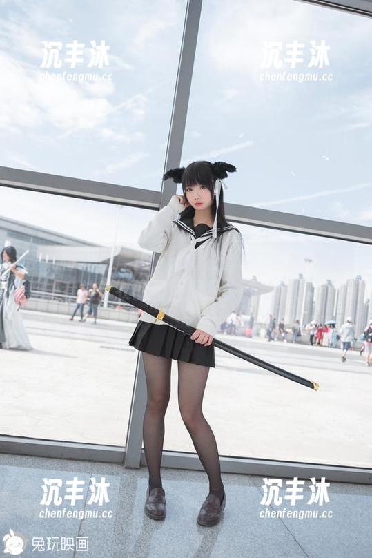 别光行走在岸边，来看看雪琪SAMA2套竞技泳衣的美图图集，心动吗？
