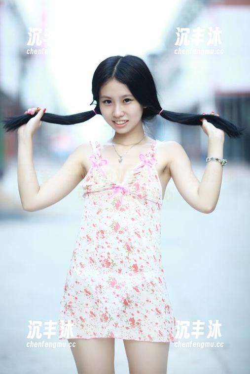 青豆客 - 王明明的双马尾写真：免费送你可爱无敌的少女心