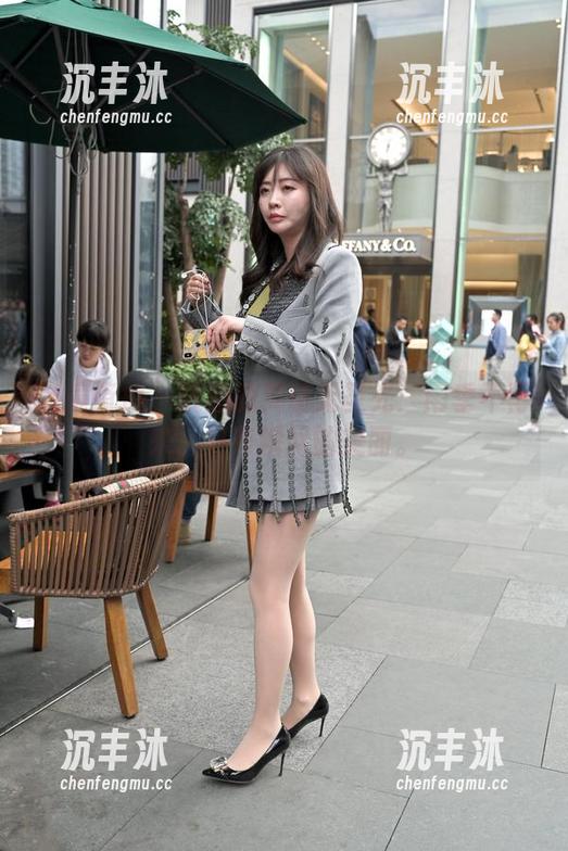 魔镜街拍 - 凯恩的灵动无圣光：雨季不再来，只有瞬间的美丽。