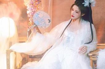 精选写真：鹿八岁baby带你领略不良学妹的另类魅力！