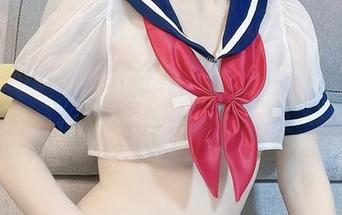 鹿八岁baby校服写真：青春年华里的那些斑驳记忆